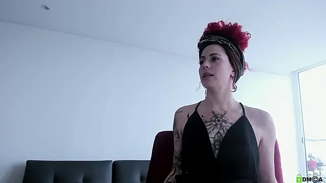 Snapshot of Borbala_Iggy chatting on February 2025 02:16:02 PM Borbala Iggy online show from February 2025 02:16:02 PM