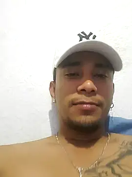 Snapshot of diablonegro69 chatting on December 2024 11:57:01 PM diablonegro69 online show from December 2024 11:57:01 PM