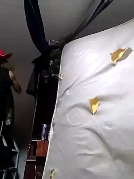 Snapshot of ottomusbrown chatting on January 2025 03:37:01 AM ottomusbrown online show from January 2025 03:37:01 AM