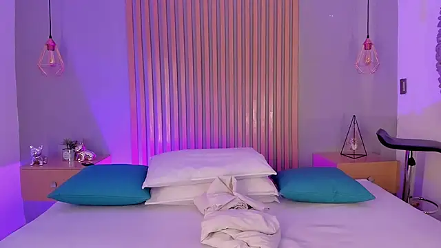 mary suarez online show from February 2025 03:36:01 AM