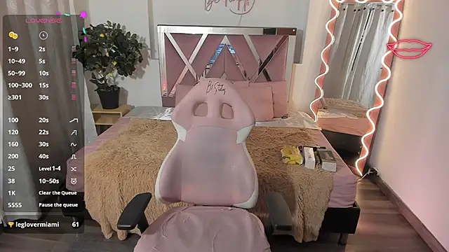 Daphnne tay online show from January 2025 06:35:01 AM