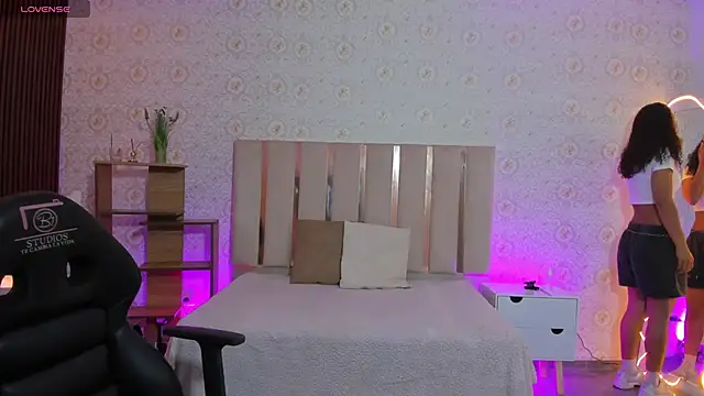 Daphnne tay online show from September 2025 03:11:02 AM