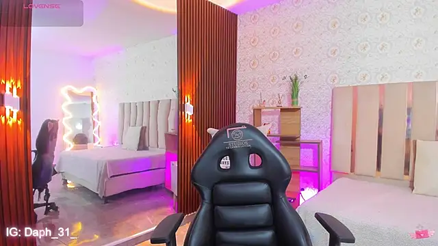 Daphnne tay online show from October 2025 03:12:02 AM