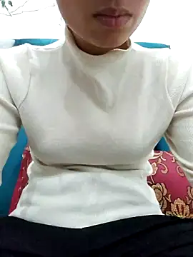 Snapshot of Aleena_Rai chatting on December 2024 10:45:01 PM Aleena Rai online show from December 2024 10:45:01 PM