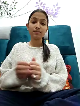 Snapshot of Aleena_Rai chatting on January 2025 07:17:01 PM Aleena Rai online show from January 2025 07:17:01 PM