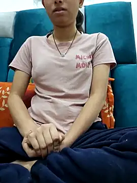 Snapshot of Aleena_Rai chatting on February 2025 09:27:02 PM Aleena Rai online show from February 2025 09:27:02 PM