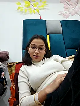 Snapshot of Aleena_Rai chatting on February 2025 06:19:01 PM Aleena Rai online show from February 2025 06:19:01 PM