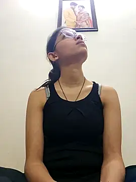 Snapshot of Aleena_Rai chatting on March 2025 05:38:02 PM Aleena Rai online show from March 2025 05:38:02 PM