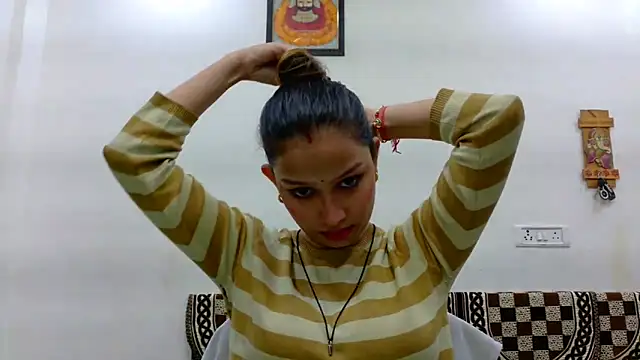 Snapshot of Aleena_Rai chatting on October 2025 07:44:01 PM Aleena Rai online show from October 2025 07:44:01 PM