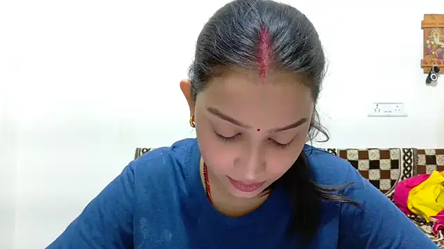 Snapshot of Aleena_Rai chatting on October 2025 06:20:01 PM Aleena Rai online show from October 2025 06:20:01 PM