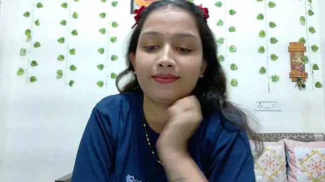 Snapshot of Aleena_Rai chatting on October 2025 06:53:01 PM Aleena Rai online show from October 2025 06:53:01 PM