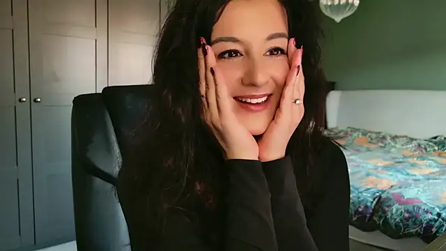 flatwhite0 online show from November 2025 11:00:01 AM