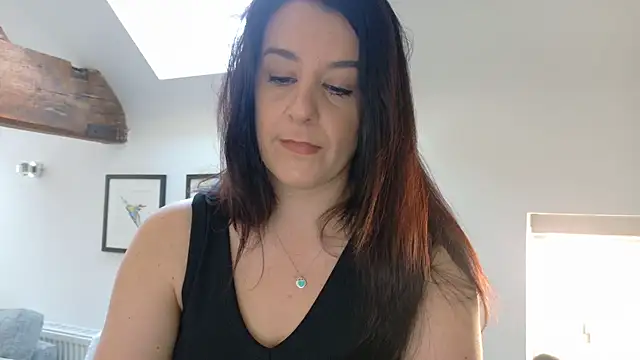 Snapshot of flatwhite0 chatting on April 2026 08:50:01 AM flatwhite0 online show from April 2026 08:50:01 AM