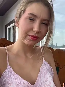 LinaSiren online show from December 2024 07:05:01 AM