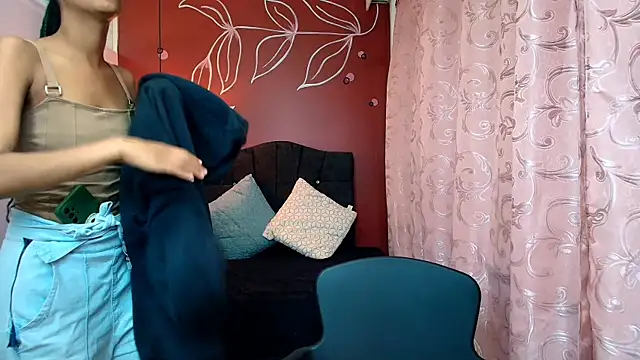 Snapshot of Zia_Green chatting on December 2024 12:12:02 PM Zia Green online show from December 2024 12:12:02 PM