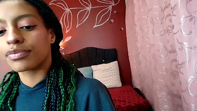 Snapshot of Zia_Green chatting on December 2024 07:33:01 PM Zia Green online show from December 2024 07:33:01 PM