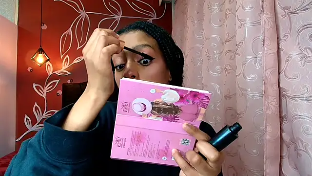 Snapshot of Zia_Green chatting on December 2024 04:59:02 AM Zia Green online show from December 2024 04:59:02 AM