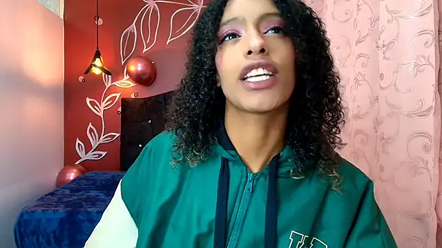 Snapshot of Zia_Green chatting on February 2025 12:05:02 PM Zia Green online show from February 2025 12:05:02 PM