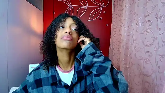 Snapshot of Zia_Green chatting on February 2025 12:19:01 PM Zia Green online show from February 2025 12:19:01 PM