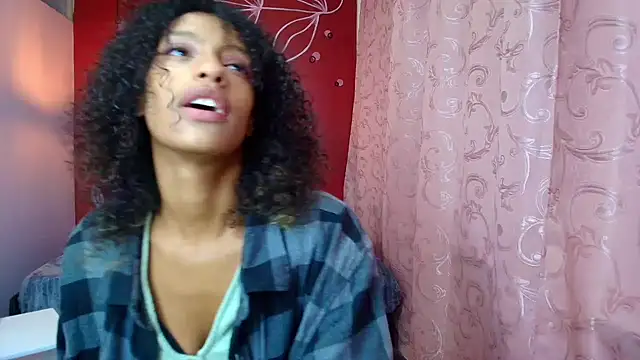 Snapshot of Zia_Green chatting on February 2025 12:34:01 PM Zia Green online show from February 2025 12:34:01 PM