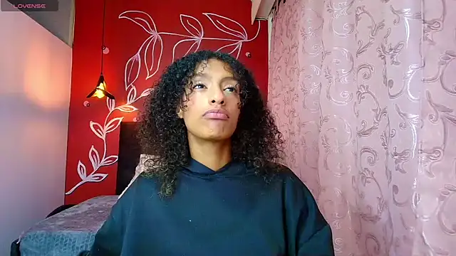 Snapshot of Zia_Green chatting on March 2025 12:00:01 PM Zia Green online show from March 2025 12:00:01 PM