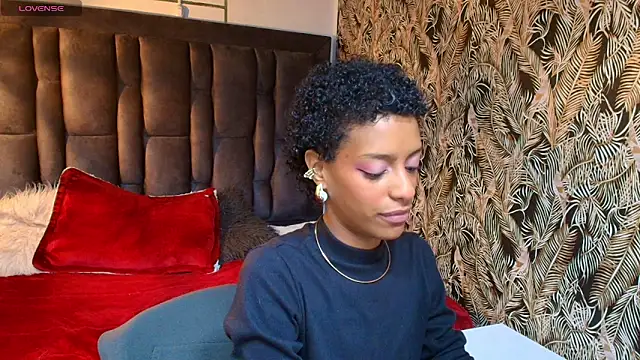 Snapshot of Zia_Green chatting on April 2026 01:05:02 PM Zia Green online show from April 2026 01:05:02 PM