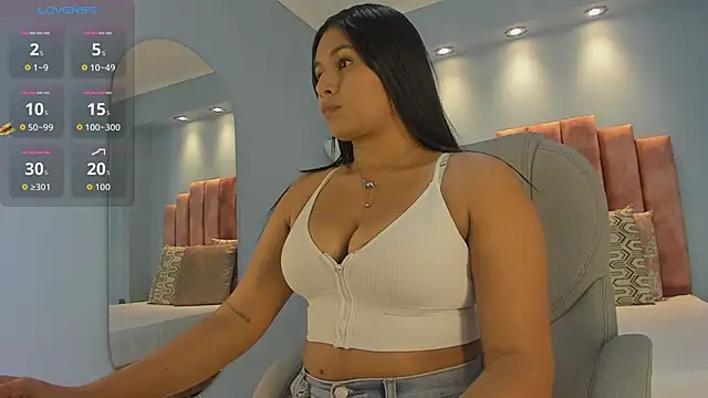 Snapshot of lou_rosse_ chatting on April 2026 08:31:01 PM lou rosse online show from April 2026 08:31:01 PM