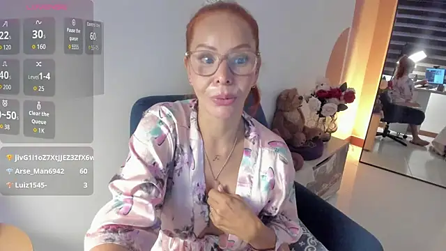 AvaCollinss online show from November 2025 12:28:02 PM