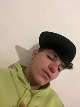 Snapshot of patrick_sanzz chatting on January 2025 10:08:01 PM patrick sanzz online show from January 2025 10:08:01 PM