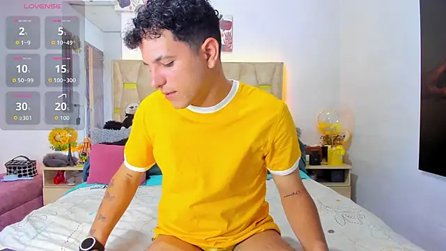 Snapshot of patrick_sanzz chatting on April 2026 05:35:02 PM patrick sanzz online show from April 2026 05:35:02 PM