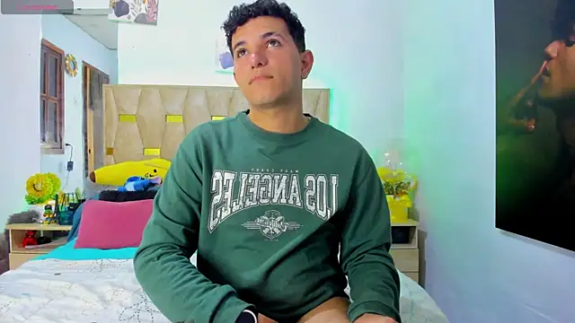 Snapshot of patrick_sanzz chatting on April 2026 04:43:02 PM patrick sanzz online show from April 2026 04:43:02 PM