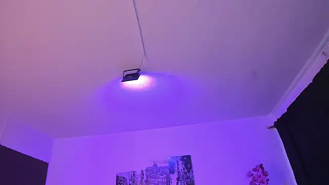 Snapshot of Amy_Kiitty_ chatting on December 2025 12:47:02 PM Amy Kiitty online show from December 2025 12:47:02 PM