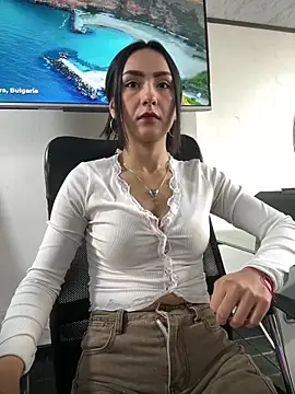 Snapshot of Amy_Kiitty_ chatting on May 2026 01:40:01 PM Amy Kiitty online show from May 2026 01:40:01 PM