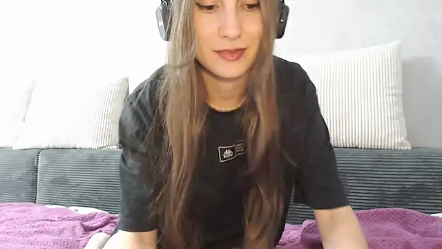 viviandaimond1 online show from October 2025 06:19:01 PM