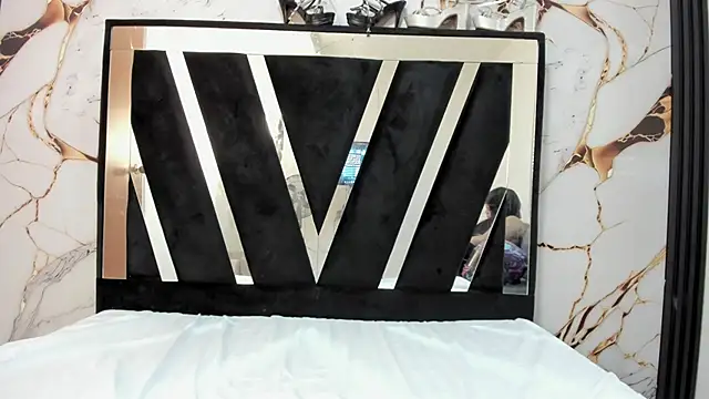 KarinaSimonz online show from February 2026 08:05:02 PM