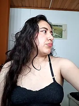 Emi chik online show from January 2026 11:02:02 AM