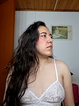 Snapshot of Emi_chik chatting on March 2026 09:42:02 AM Emi chik online show from March 2026 09:42:02 AM