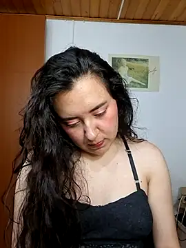 Snapshot of Emi_chik chatting on April 2026 11:41:02 AM Emi chik online show from April 2026 11:41:02 AM