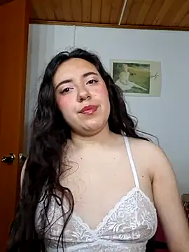 Snapshot of Emi_chik chatting on April 2026 09:28:02 AM Emi chik online show from April 2026 09:28:02 AM