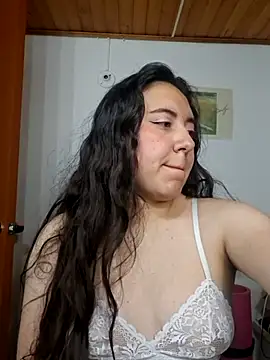 Snapshot of Emi_chik chatting on April 2026 09:03:02 AM Emi chik online show from April 2026 09:03:02 AM