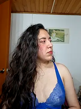 Snapshot of Emi_chik chatting on April 2026 10:51:02 AM Emi chik online show from April 2026 10:51:02 AM