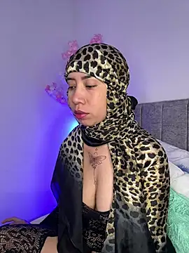 Snapshot of Sweet_hot_mia chatting on May 2026 01:50:01 PM Sweet hot mia online show from May 2026 01:50:01 PM