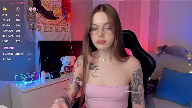 Marta May  online show from March 2025 06:37:02 PM