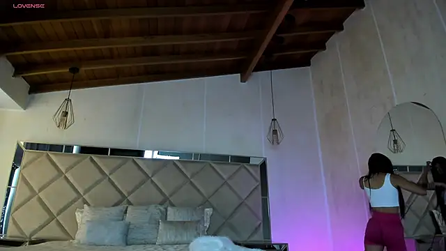 Snapshot of KatieNolan_1 chatting on February 2025 03:21:02 PM KatieNolan 1 online show from February 2025 03:21:02 PM