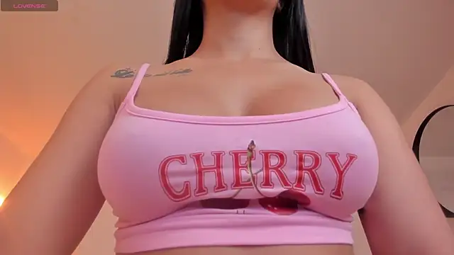 Snapshot of KatieNolan_1 chatting on October 2025 12:28:01 PM KatieNolan 1 online show from October 2025 12:28:01 PM