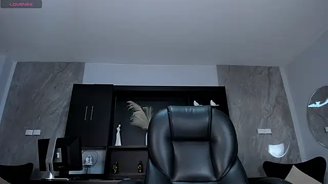 Snapshot of KatieNolan_1 chatting on December 2025 06:01:02 PM KatieNolan 1 online show from December 2025 06:01:02 PM