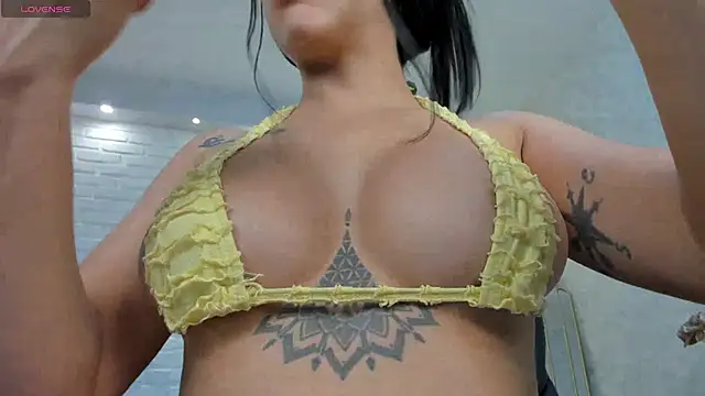 Snapshot of KatieNolan_1 chatting on December 2025 07:07:01 PM KatieNolan 1 online show from December 2025 07:07:01 PM