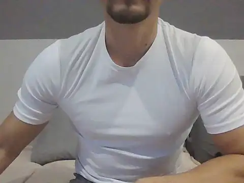 Snapshot of LoveEveryWet chatting on October 2025 09:32:01 AM LoveEveryWet online show from October 2025 09:32:01 AM