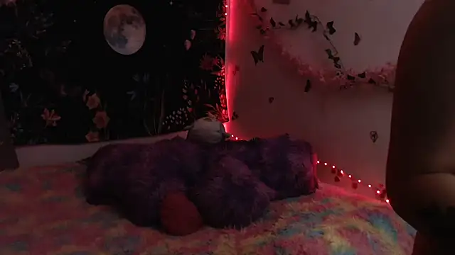 Emillyy m online show from April 2026 10:54:02 PM