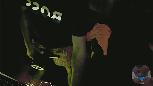 Snapshot of Pressure69mee chatting on March 2025 03:40:01 AM Pressure69mee online show from March 2025 03:40:01 AM